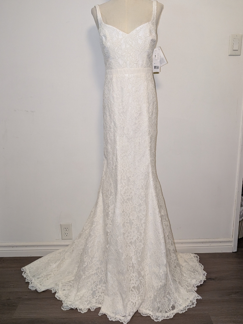 Lace Nicole Miller Mermaid Bridal Gown with Sweetheart Neckline - Picture 2 of 16
